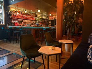 酒吧（店内）