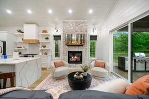 TV connectée, cheminée