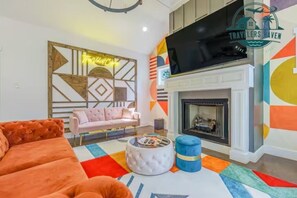 Smart TV, foosball - 9 mins to Downtown Memphis  FamilyPet Friendly Haus (Memphis)