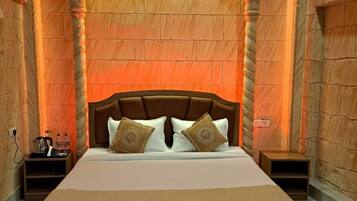 Raj Rajeshwari Double Bed Room | Free WiFi