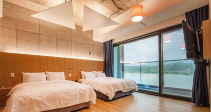 the line hotel