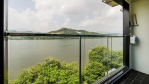 TV - the line hotel (Yangpyeong)