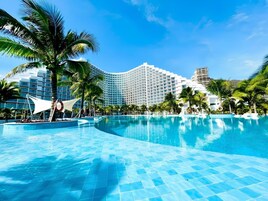 2 piscinas al aire libre