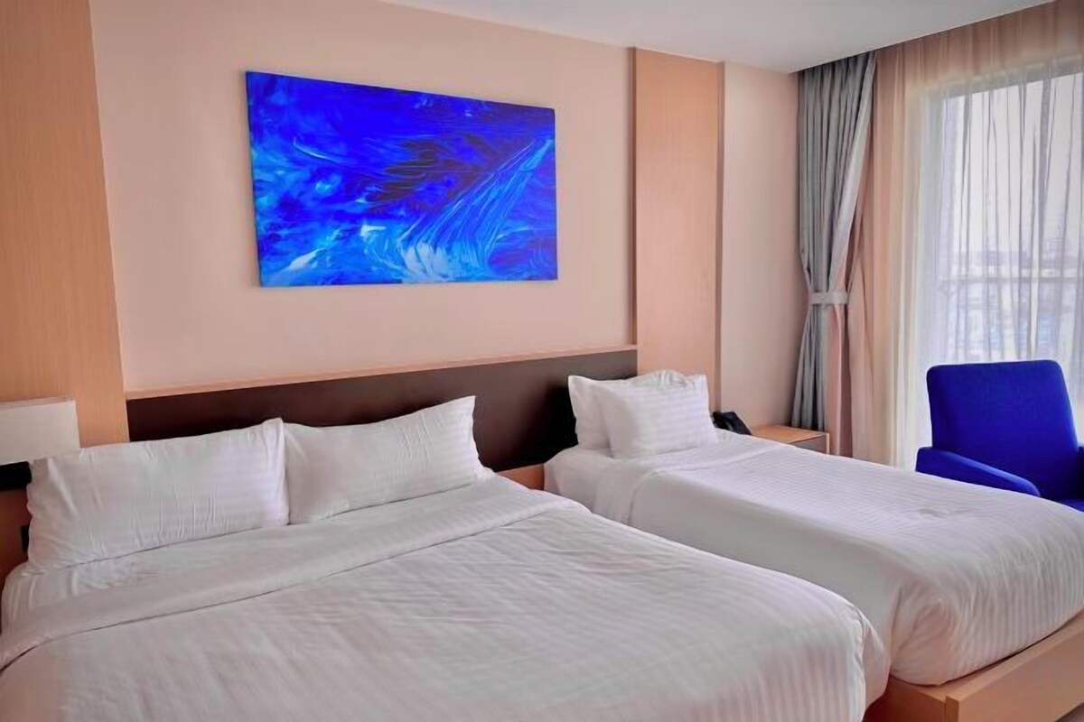 Minibar, blackout drapes, soundproofing, iron/ironing board