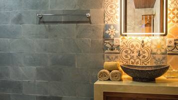 Romantic Villa, 1 Bedroom, Pool View | Bathroom