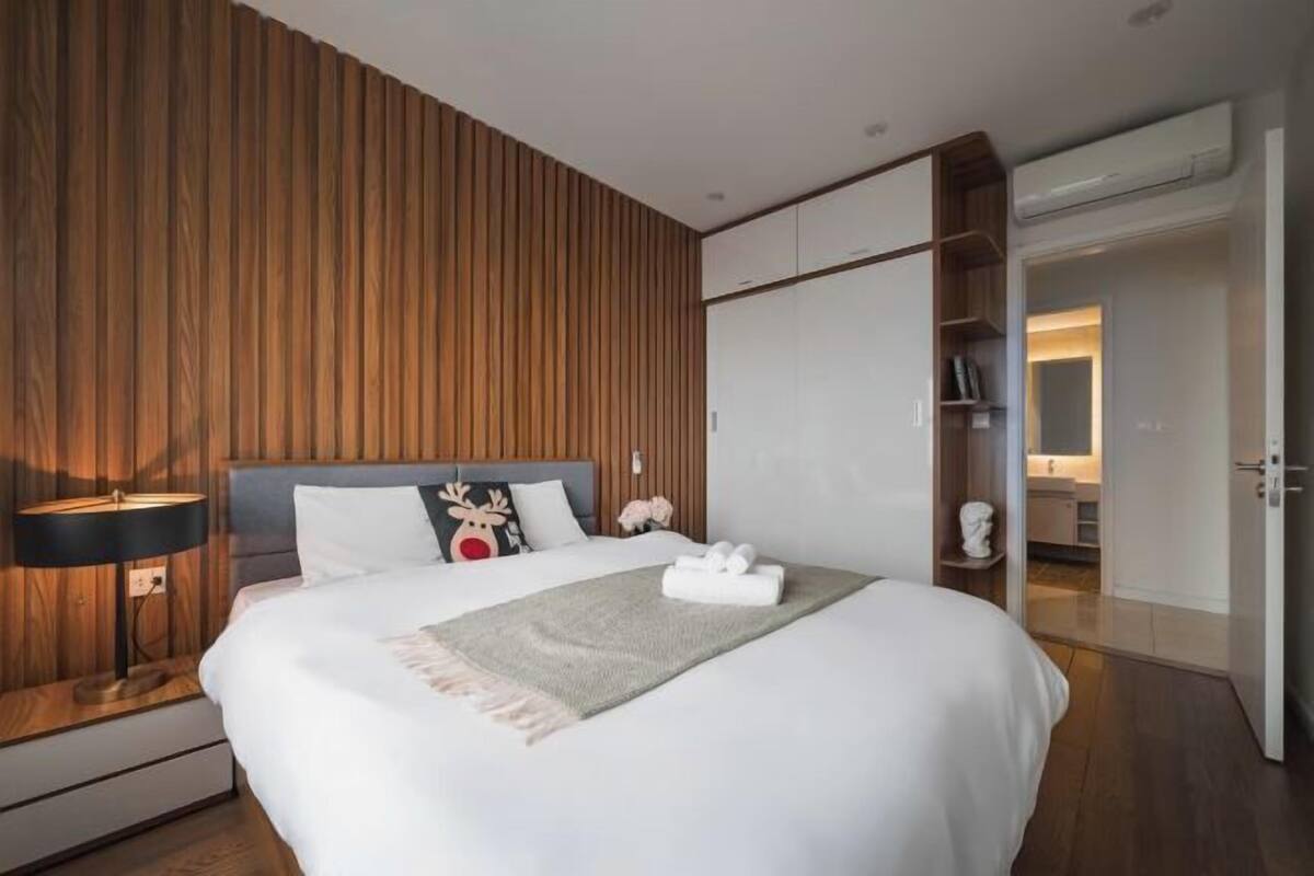 Blackout curtains, soundproofing, iron/ironing board, free WiFi