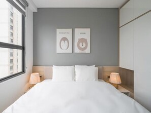 Blackout curtains, soundproofing, iron/ironing board, free WiFi - Vinhomes D'Capital - SunhouseLand (Hanoi)