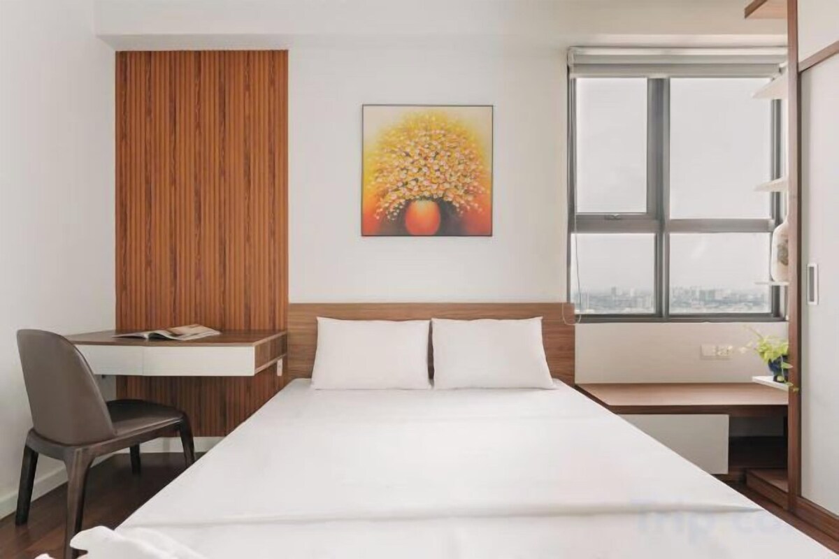 Blackout curtains, soundproofing, iron/ironing board, free WiFi
