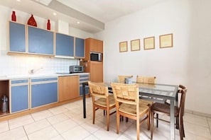 Room - Central 1 Bedroom Place Marche Gambetta (Cannes)