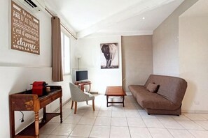 Room - Central 1 Bedroom Place Marche Gambetta (Cannes)