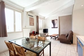 Room - Central 1 Bedroom Place Marche Gambetta (Cannes)
