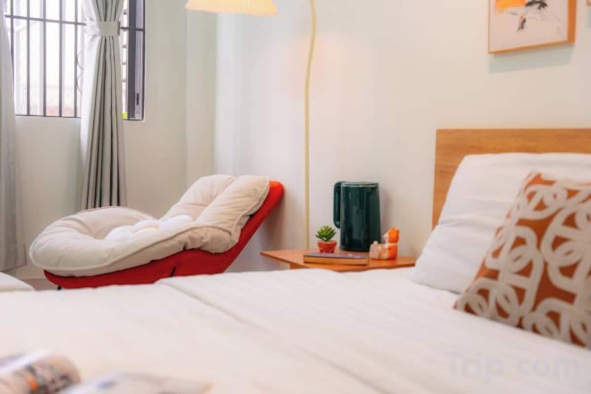 Blackout drapes, iron/ironing board, WiFi (free)