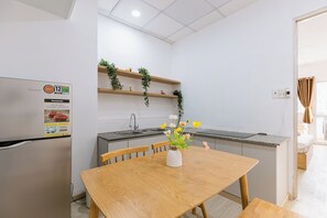 Apartament superior, 3 dormitoris, vistes a la ciutat | Cuina privada | Bullidora elèctrica