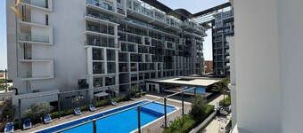 Cozy & Elegant 1BR Escape in Masdar City