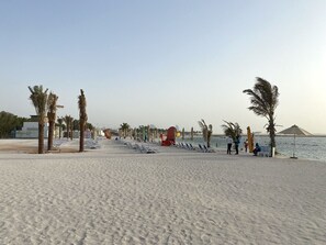 Una spiaggia nelle vicinanze
