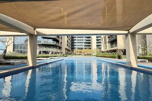 Pool - Luxe Soho Saadiyat Studio | Free Pool & Gym Access (Abu Dhabi)