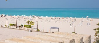 Luxe Soho Saadiyat Studio | Free Pool & Gym Access