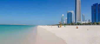 Elegant 4BR Corniche Stay – Private Balcony & More
