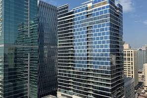 Exterior - Elegant 4BR Corniche Stay – Private Balcony & More (Abu Dhabi)