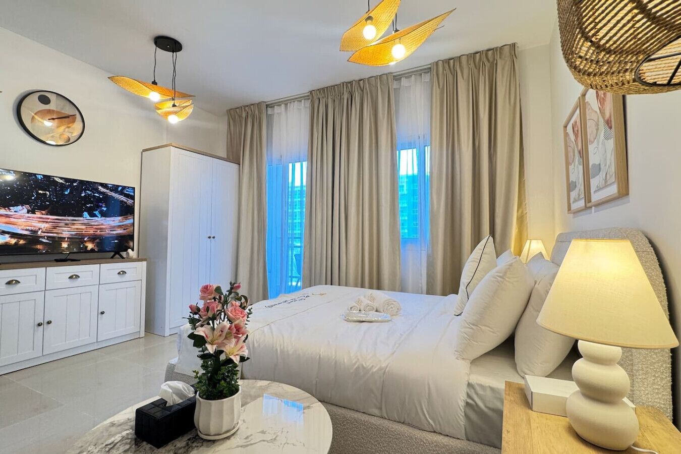 1 habitación, tabla de planchar con plancha, cuna de viaje y wifi 