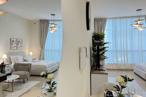 1 dormitori, planxa i posts de planxar, un bressol de viatge i wifi 