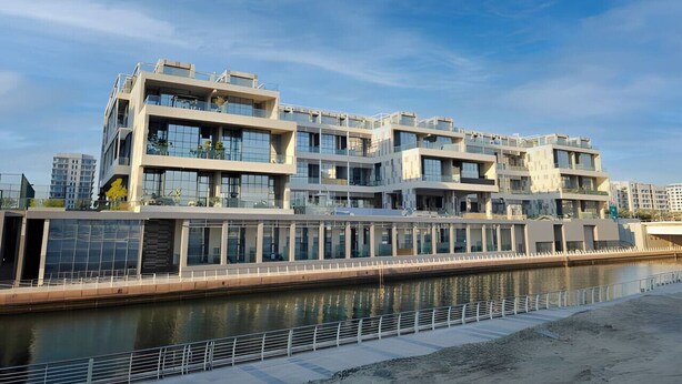 Exterior - Trendy 1BR with Pool & Gym in Raha Loft (Abu Dhabi)