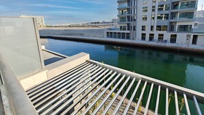 Pool - Trendy 1BR with Pool & Gym in Raha Loft (Abu Dhabi)