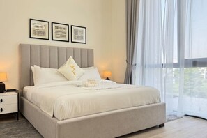 4 habitaciones, tabla de planchar con plancha, cuna de viaje y wifi 
