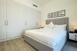 3 habitaciones, tabla de planchar con plancha, cuna de viaje y wifi 