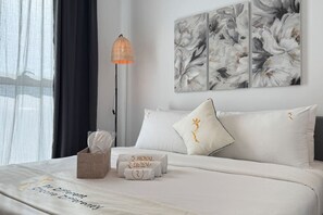 4 slaapkamers, een strijkplank/strijkijzer, reisbedje, wifi