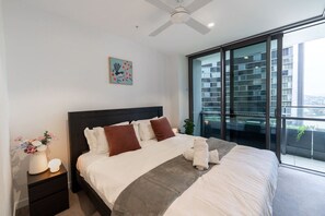 1 habitación, tabla de planchar con plancha, wifi y ropa de cama 