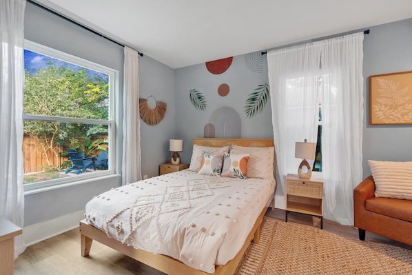 4 bedrooms, in-room safe, desk, iron/ironing board