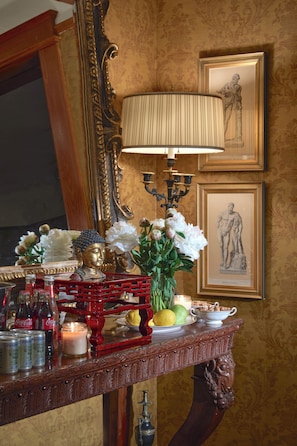 Lounge - The Charles Pacific Grove - Artfully Designed Inclusive Inn (Pacific Grove)