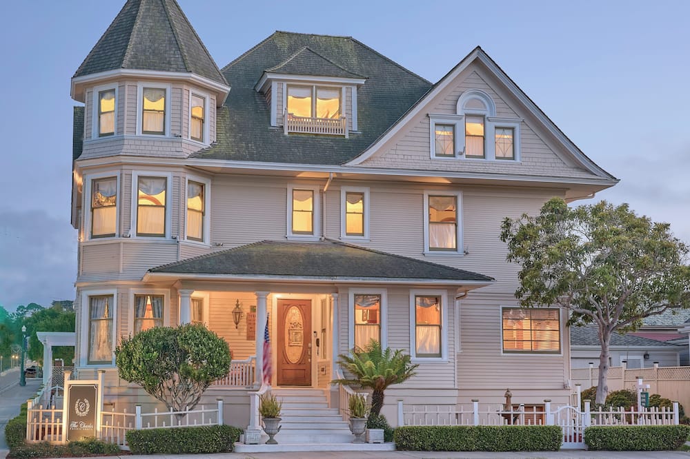 The Charles Pacific Grove - Artfully Designed Inclusive Inn