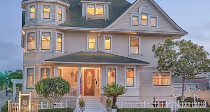 The Charles Pacific Grove - Artfully Designed Inclusive Inn