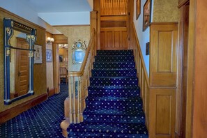 Interior detail - The Charles Pacific Grove - Artfully Designed Inclusive Inn (Pacific Grove)