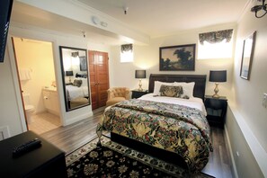 Family Suite, Multiple Beds (Basement with Window) Dog Friendly | Free WiFi - The Charles Pacific Grove - Artfully Designed Inclusive Inn (Pacific Grove)