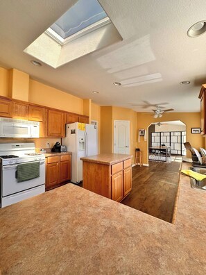 Microwave, oven, stovetop, dishwasher