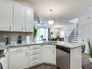 Micro-ondas, fogão, cooktop, lava-louças