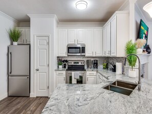 Micro-ondas, fogão, cooktop, lava-louças