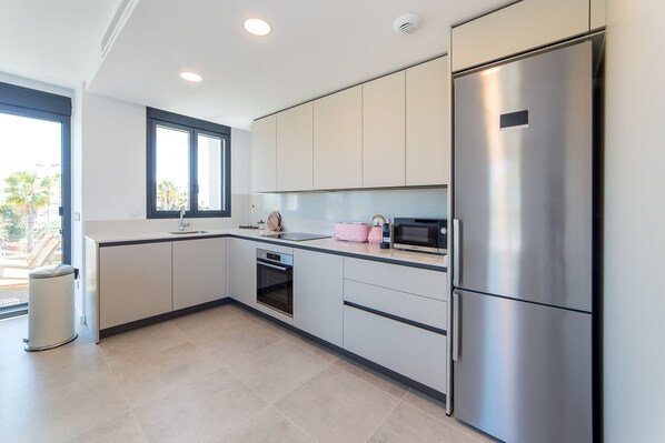 Fridge, microwave, oven, stovetop