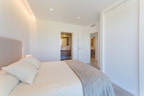 2 Schlafzimmer, Reisekinderbett, WLAN, Bettwäsche