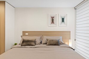 2 soverom, skrivebord, strykejern/-brett og wi-fi (inkludert)