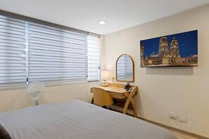 2 bedrooms, desk, iron/ironing board, free WiFi - Dos Camas KING Size en Centro Historico DGO (Durango)