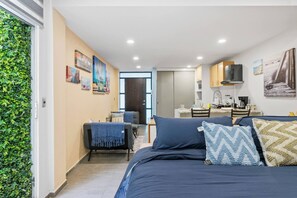 1 chambre, fer et planche à repasser, Wi-Fi gratuit, draps fournis