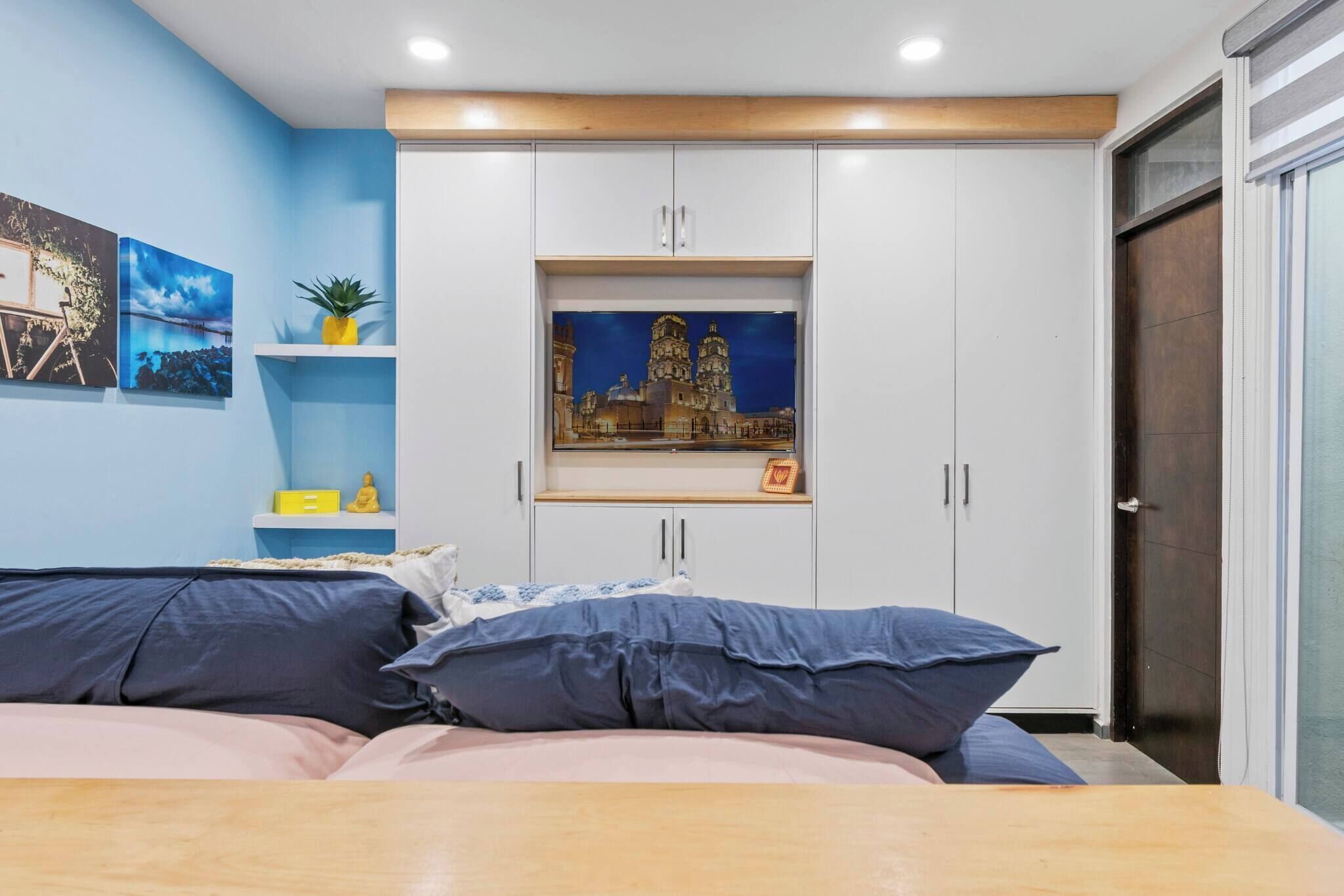 1 dormitorio, tabla de planchar con plancha, wifi gratis y ropa de cama
