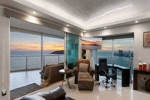 Smart TV, offices