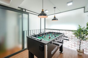 Apartment, 3 Bedrooms, Balcony, City View | Living area