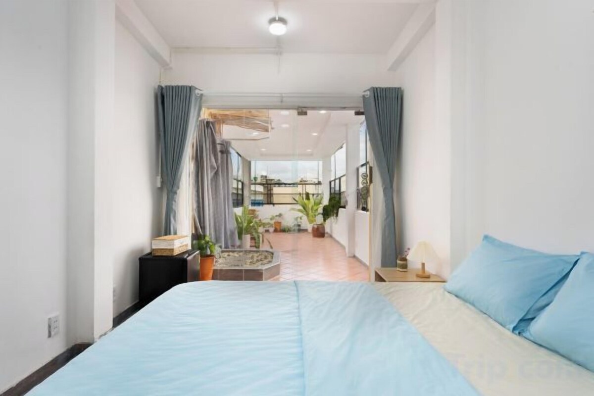 Soundproofing, iron/ironing board, WiFi (free)