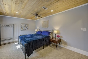 3 bedrooms, desk, iron/ironing board, free WiFi - Eagle Lake Retreat - Lakefront/EV/AC/Vicksburg MS (Vicksburg)